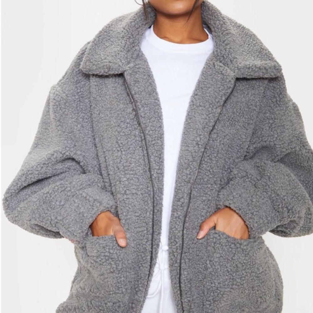PRETTY LITTLE THING Oversized gray Sherpa